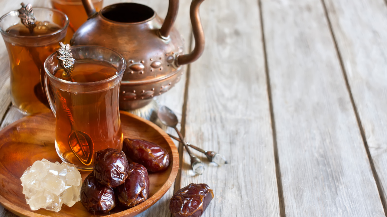 drink red dates tea during confinement period